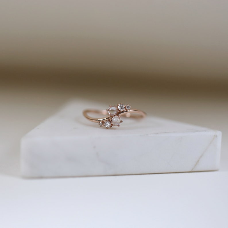 Diamond Moonstone Cluster Ring / Gradual Natural Brilliant Cut Diamonds Cluster Ring / Natural Moonstone Ring / Wedding Engagement Ring